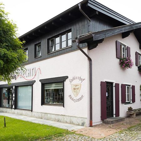 Gaestehaus Sattlerhof ベルナウ・アム・キームゼー エクステリア 写真